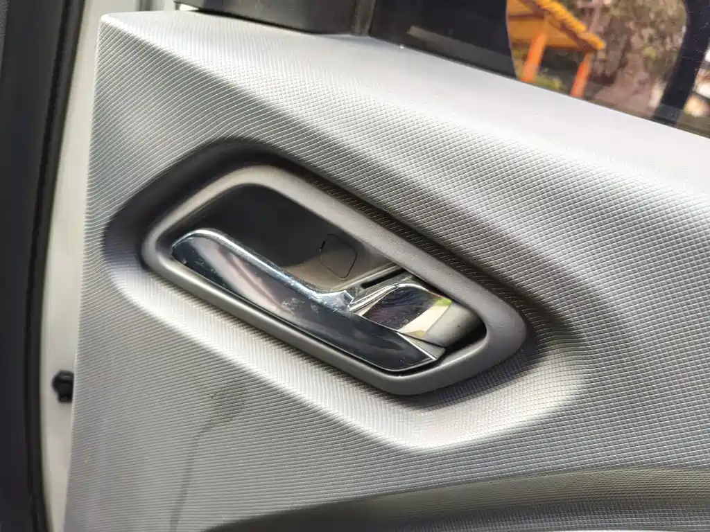 Wuling MINIEV — миниатюра 7