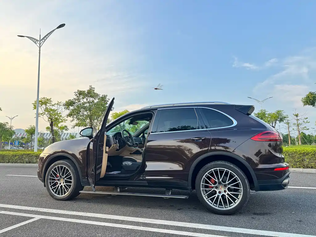 Porsche Cayenne — миниатюра 36