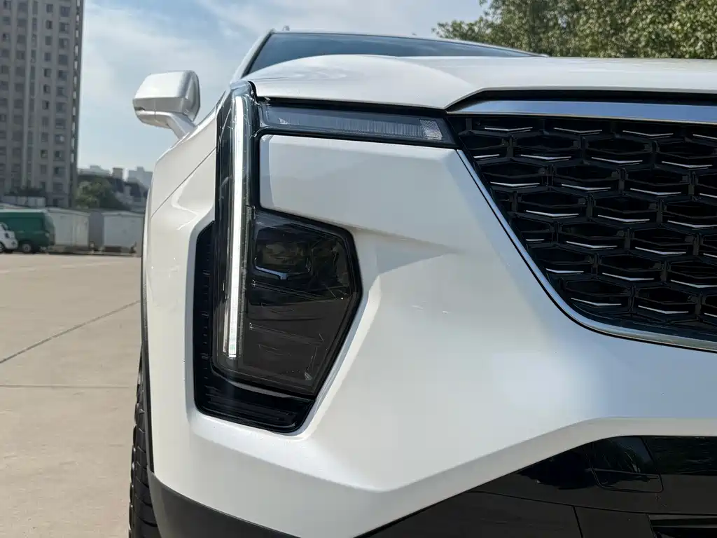 Cadillac XT4 — миниатюра 10