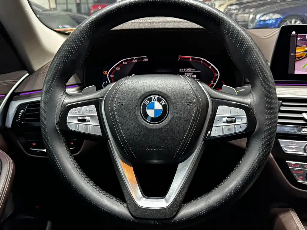BMW 5 Series — миниатюра 16