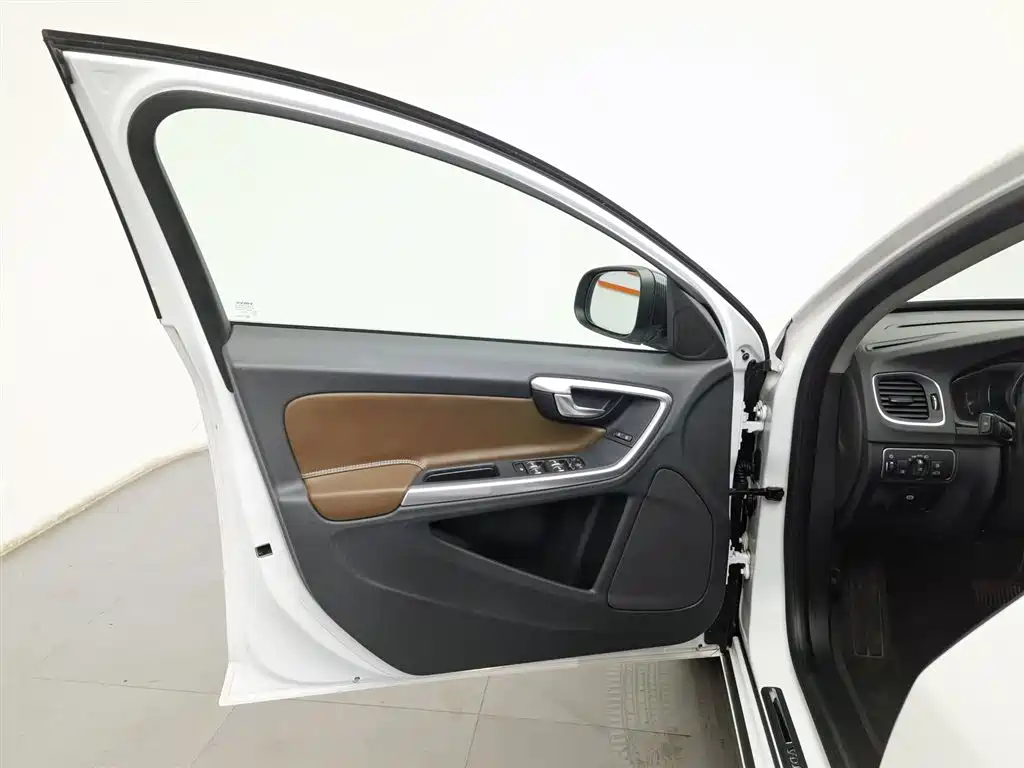 VOLVO S60 PLUG IN HYBRID