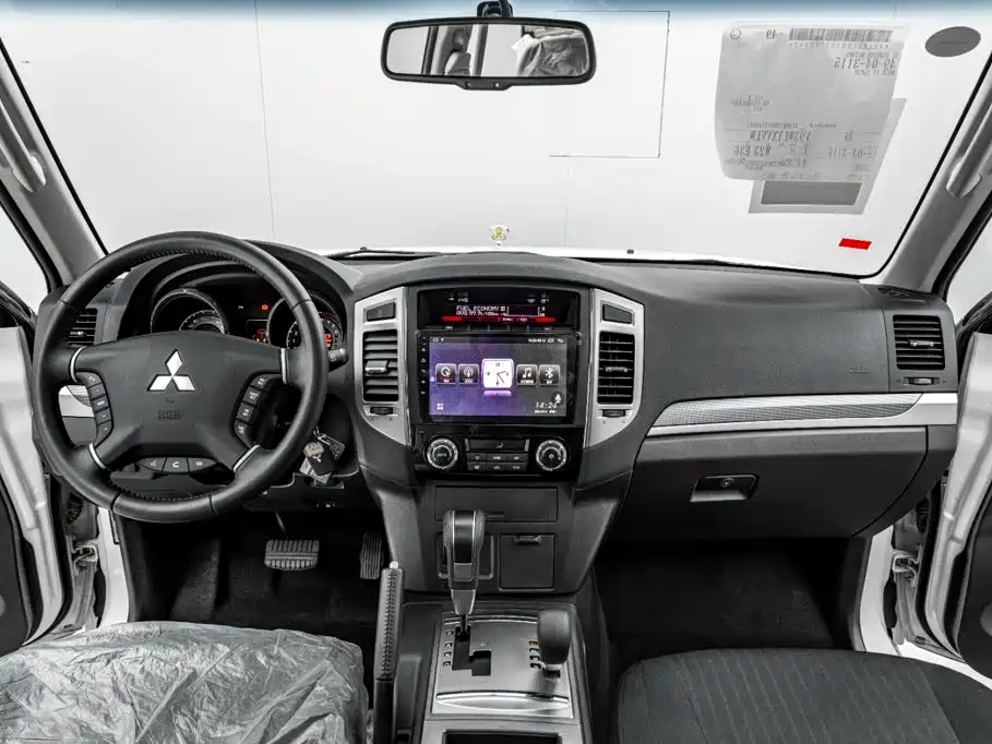 Mitsubishi Pajero (Import) — миниатюра 26