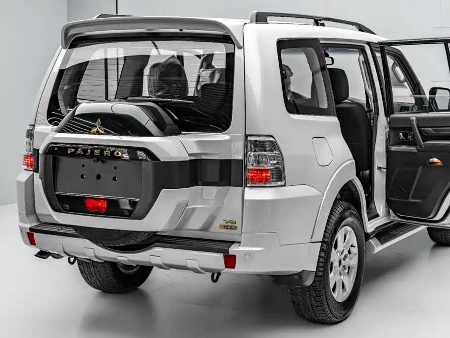 Mitsubishi Pajero (Import) — миниатюра 37