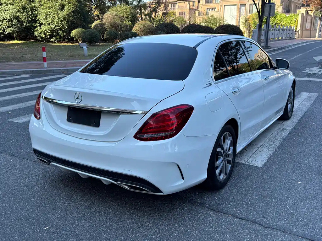 MERCEDES-BENZ C CLASS