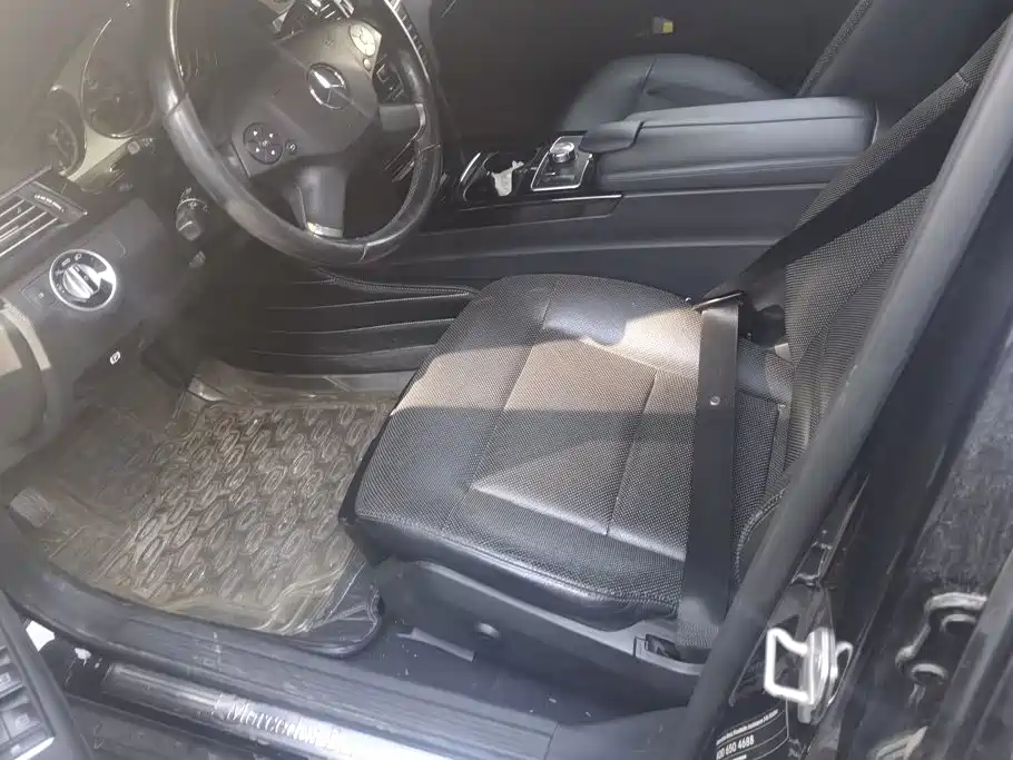 Mercedes-Benz E-Class — миниатюра 9