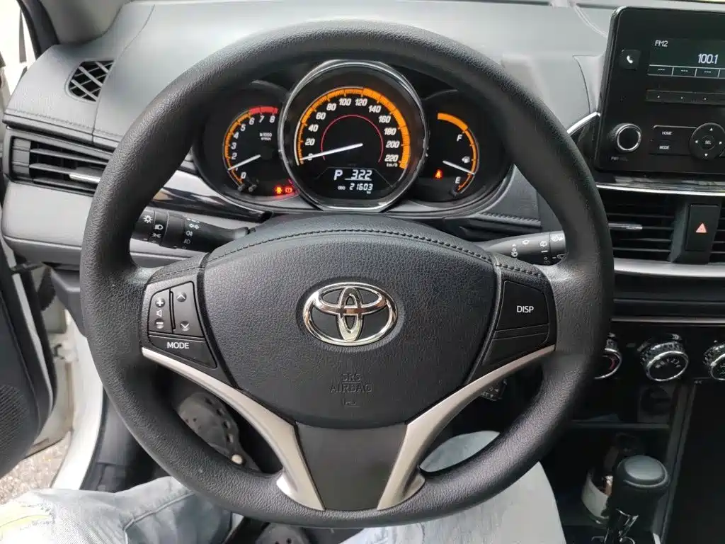 Toyota Yaris L — миниатюра 6