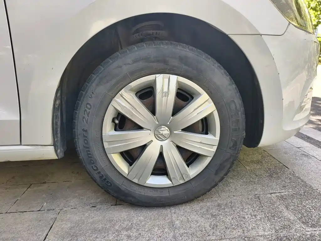 Volkswagen Jetta — миниатюра 8