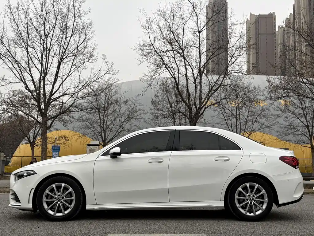 Mercedes-Benz A-Class — миниатюра 9