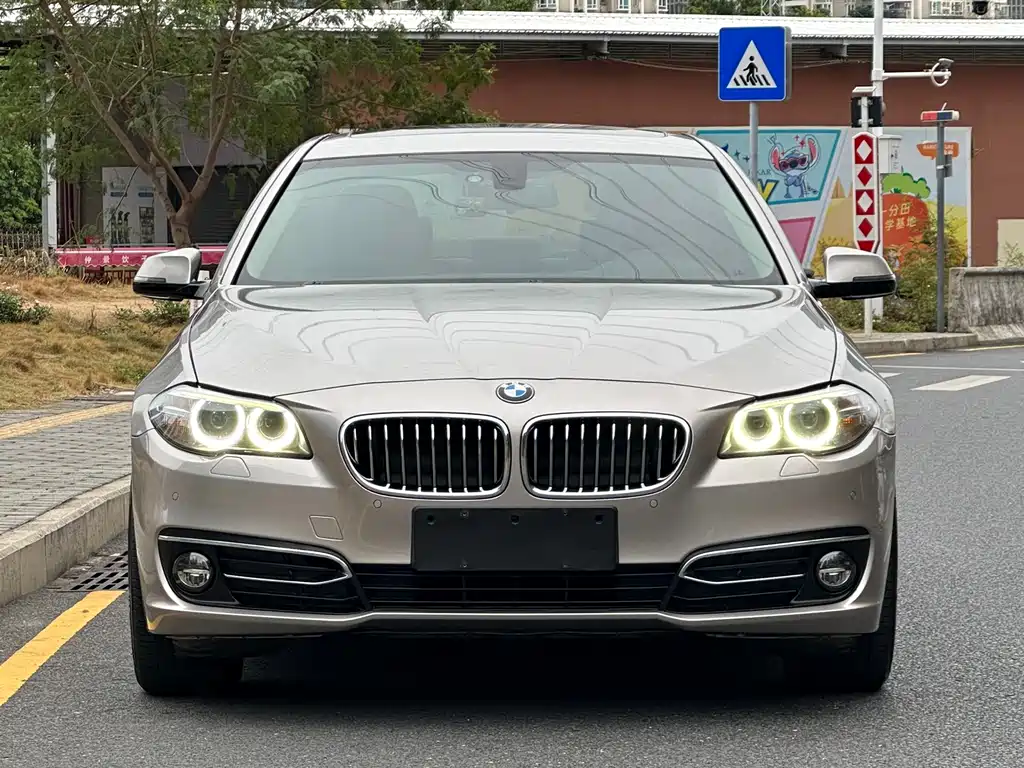 BMW 5 SERIES