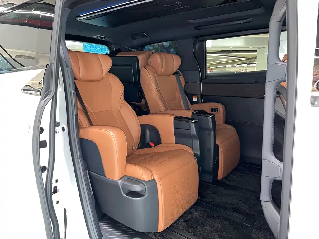 Toyota Vellfire 2024 2.5L Executive