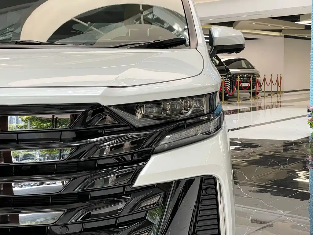 Toyota Vellfire - фото 15