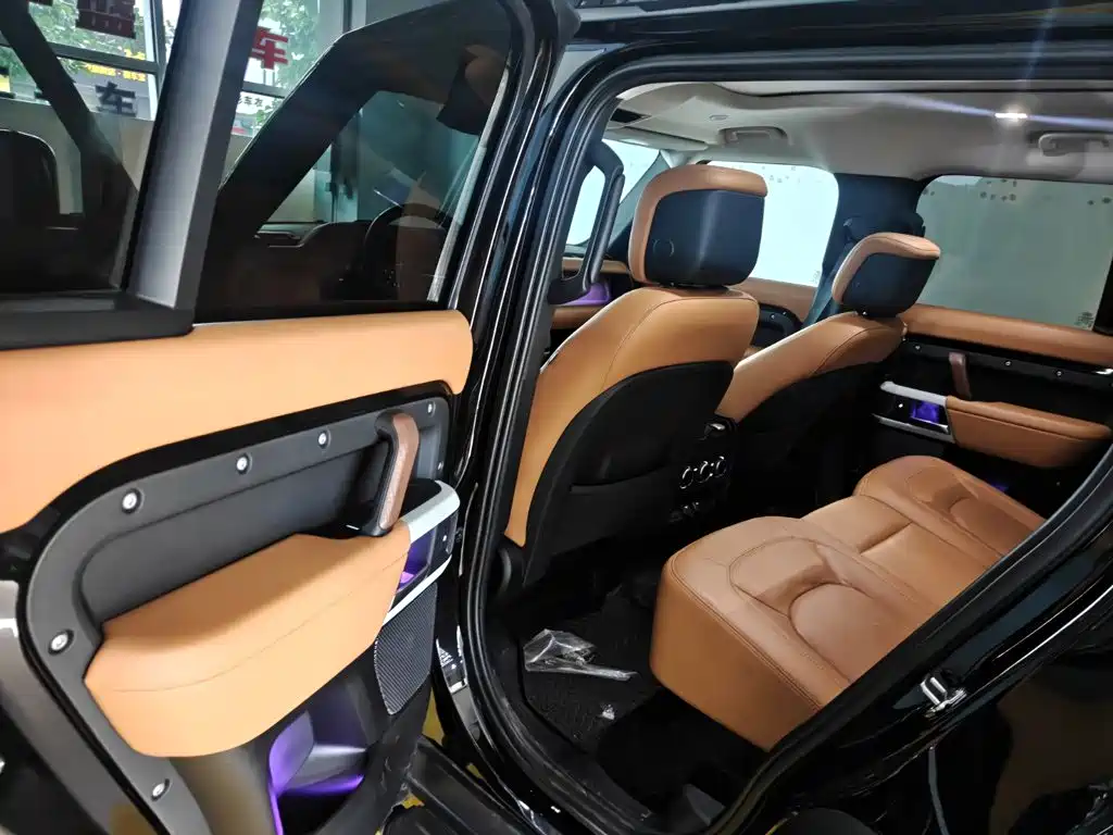 Land Rover Defender — миниатюра 9