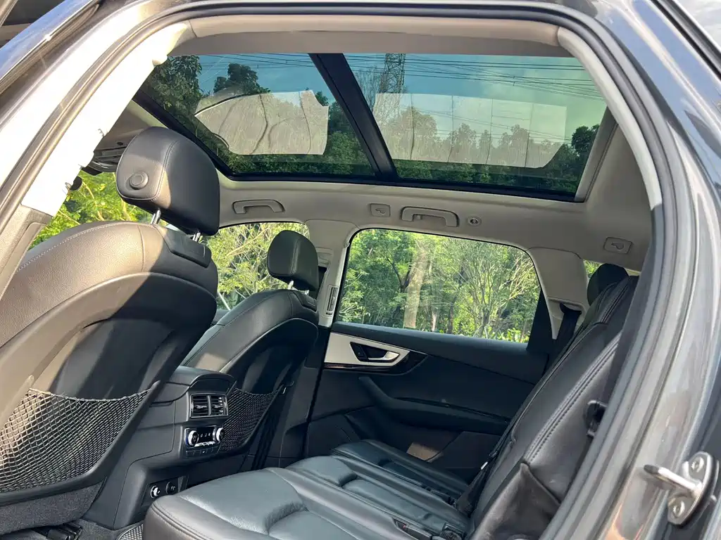 Audi Q7 — миниатюра 12