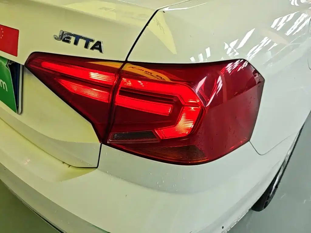 Volkswagen Jetta — миниатюра 8