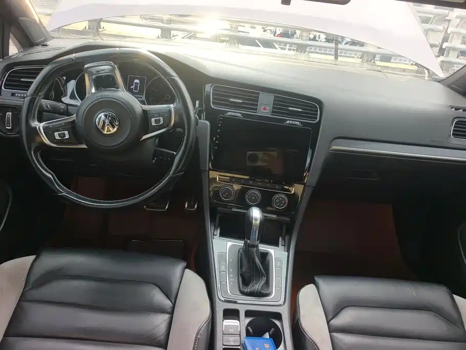 Volkswagen Golf — миниатюра 12