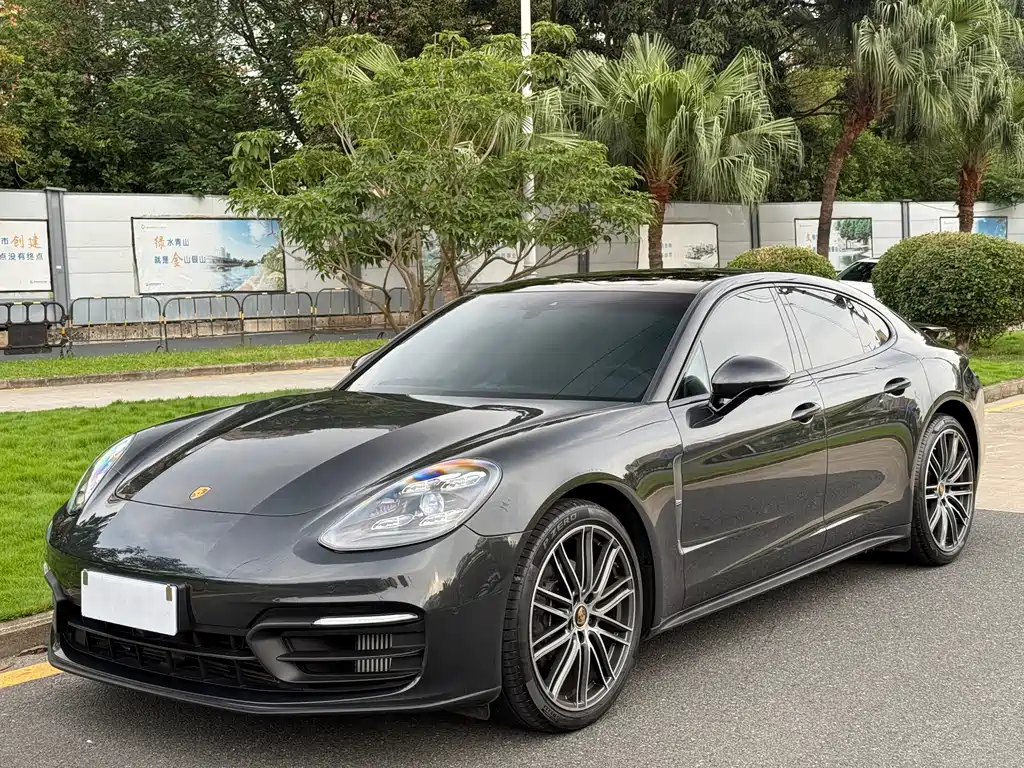Porsche Panamera 2023