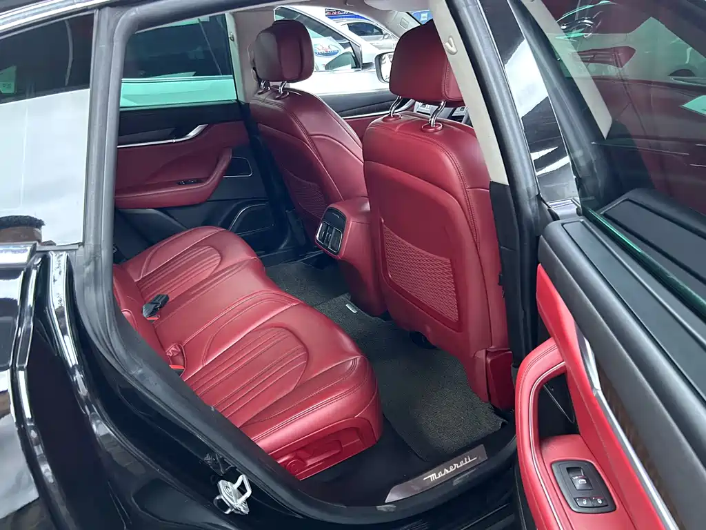 Maserati Levante — миниатюра 12