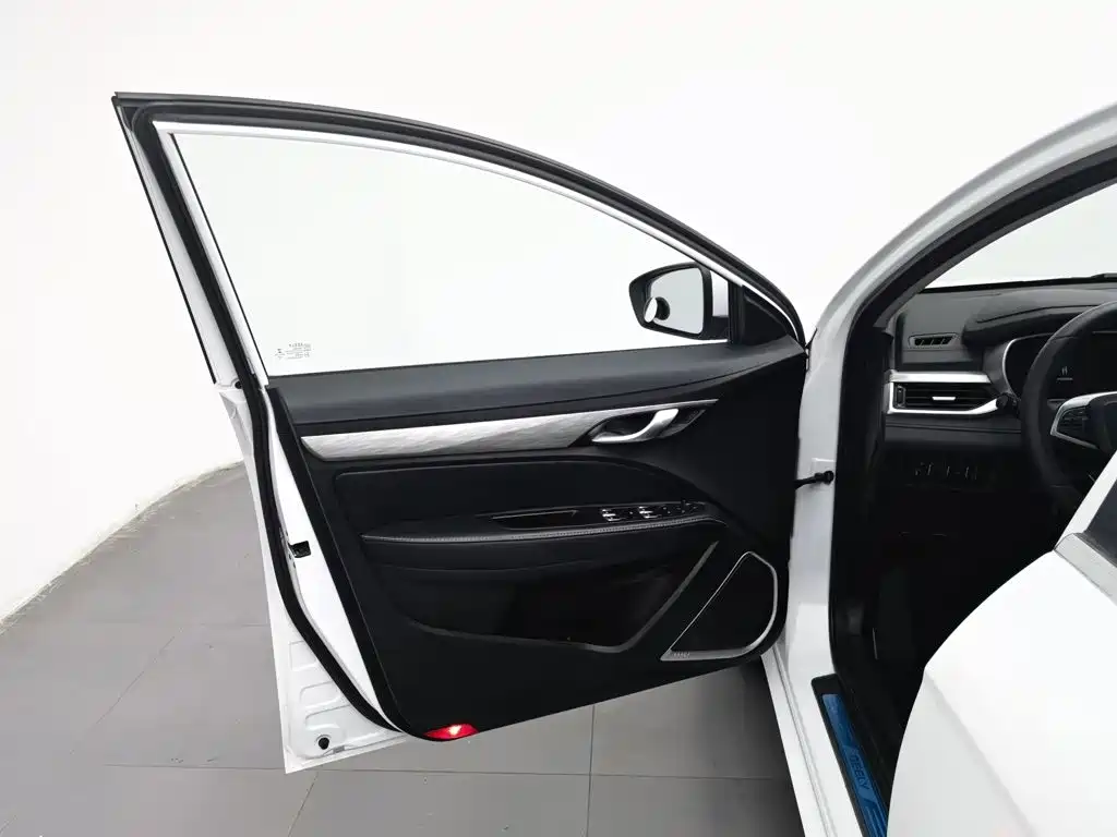 Geely Emgrand — миниатюра 8