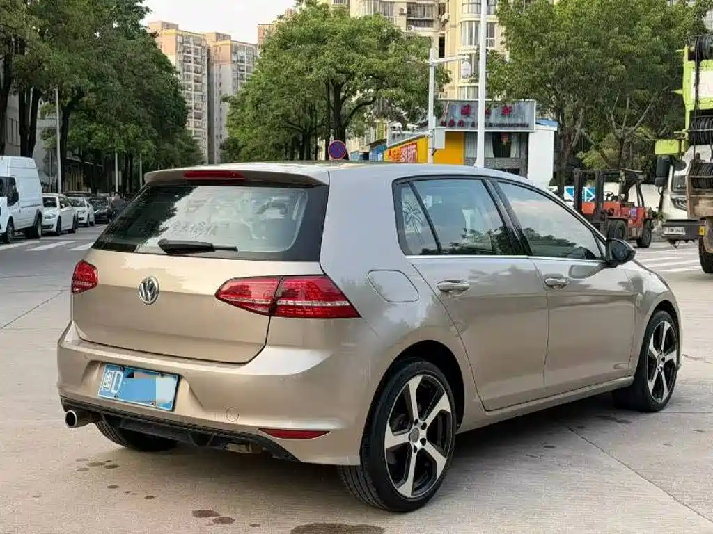 Volkswagen Golf — миниатюра 6