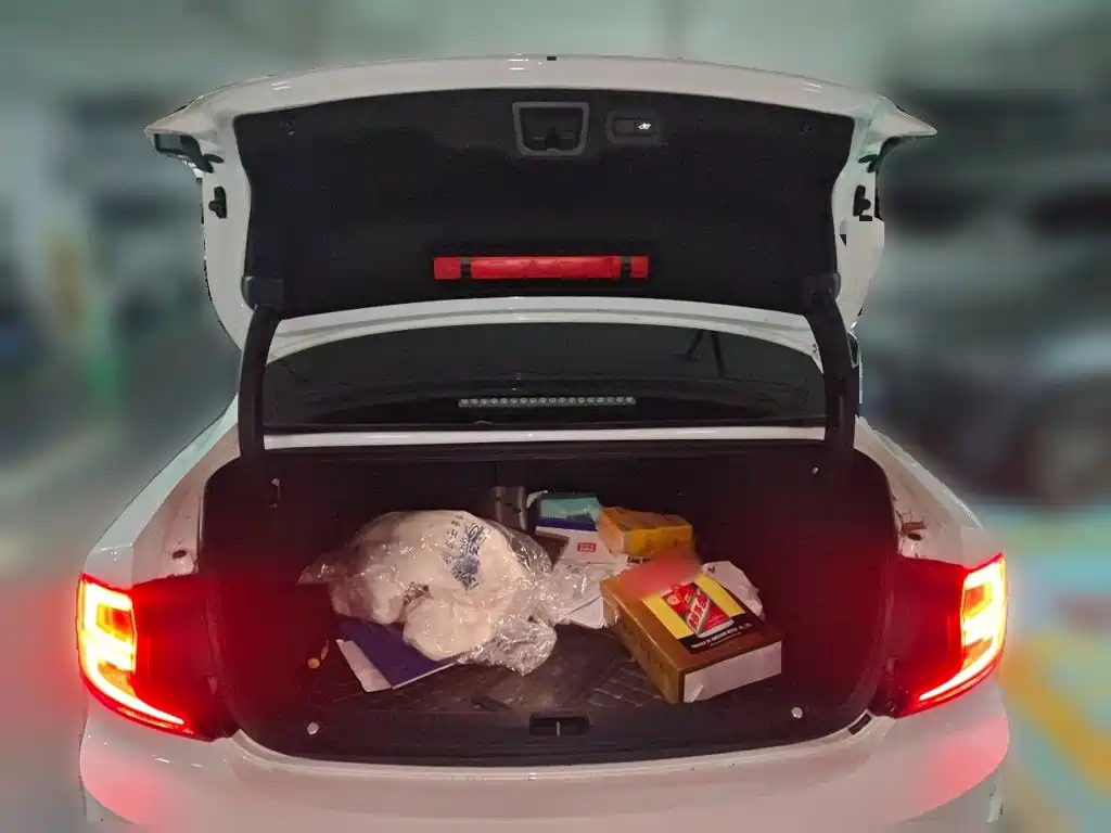 Volvo S90 — миниатюра 20
