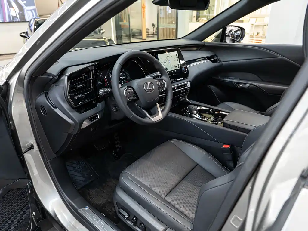 Lexus RX — миниатюра 9