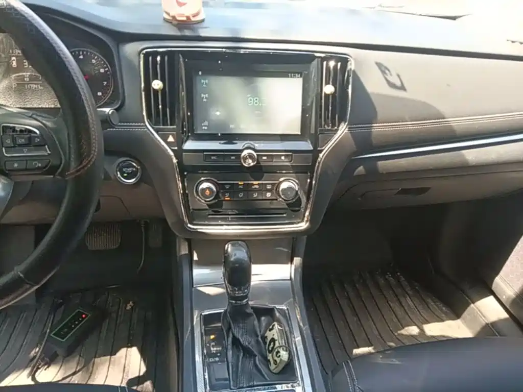 Roewe i6 Classic — миниатюра 13