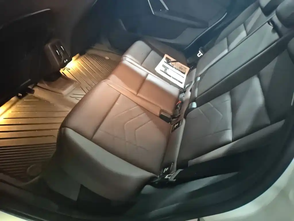 BMW iX1 — миниатюра 17
