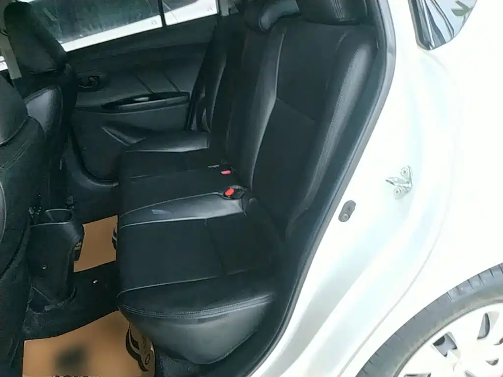 Toyota Yaris L — миниатюра 17