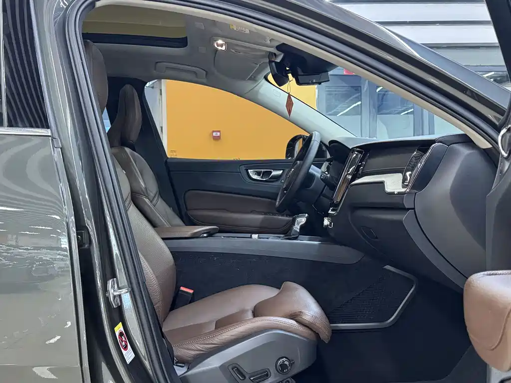 Volvo XC60 — миниатюра 12