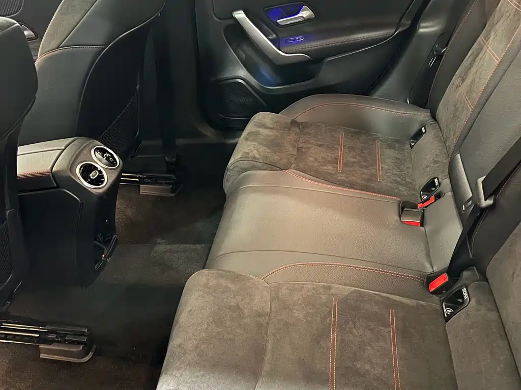Mercedes-Benz A-Class — миниатюра 8