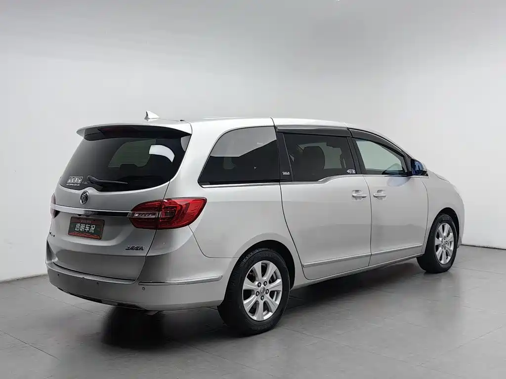 Buick GL8 — миниатюра 2