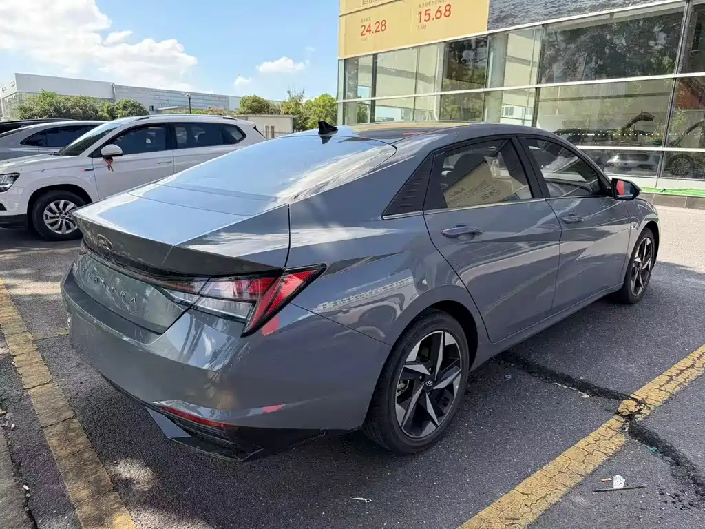 Hyundai Elantra — миниатюра 7