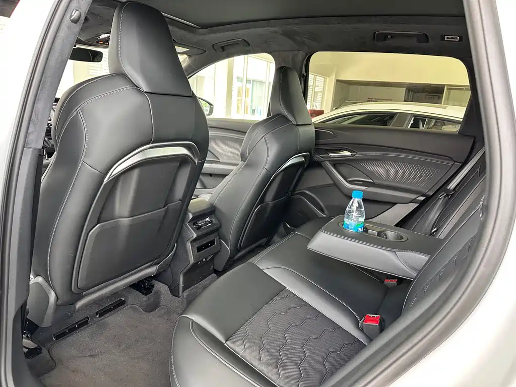 Audi AudiQ6L e-tron — миниатюра 5