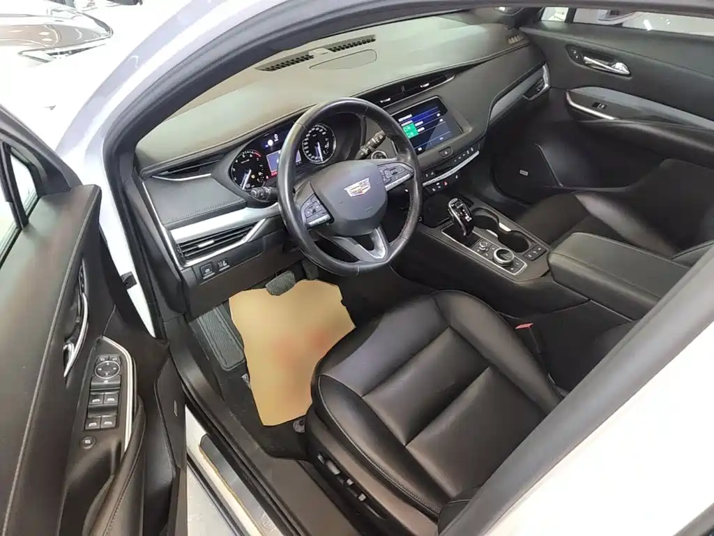 Cadillac XT4 — миниатюра 16
