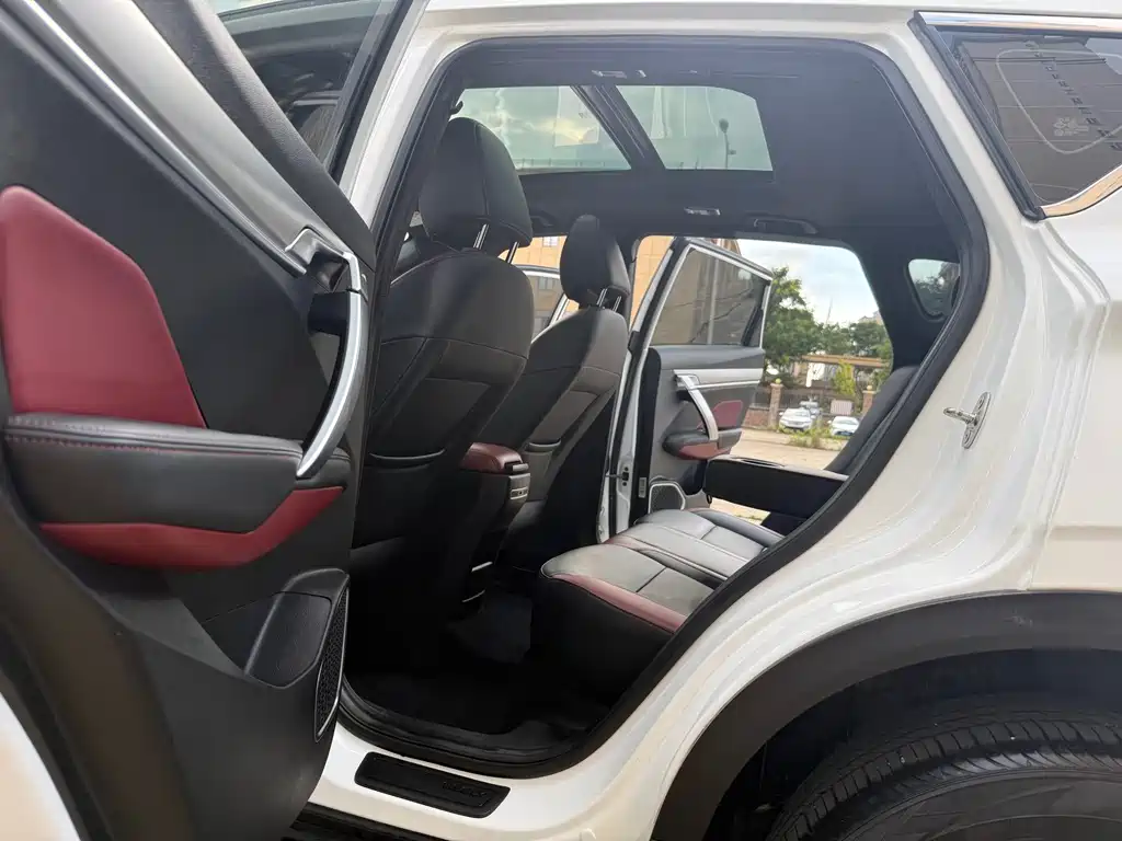 Geely Binyue — миниатюра 15