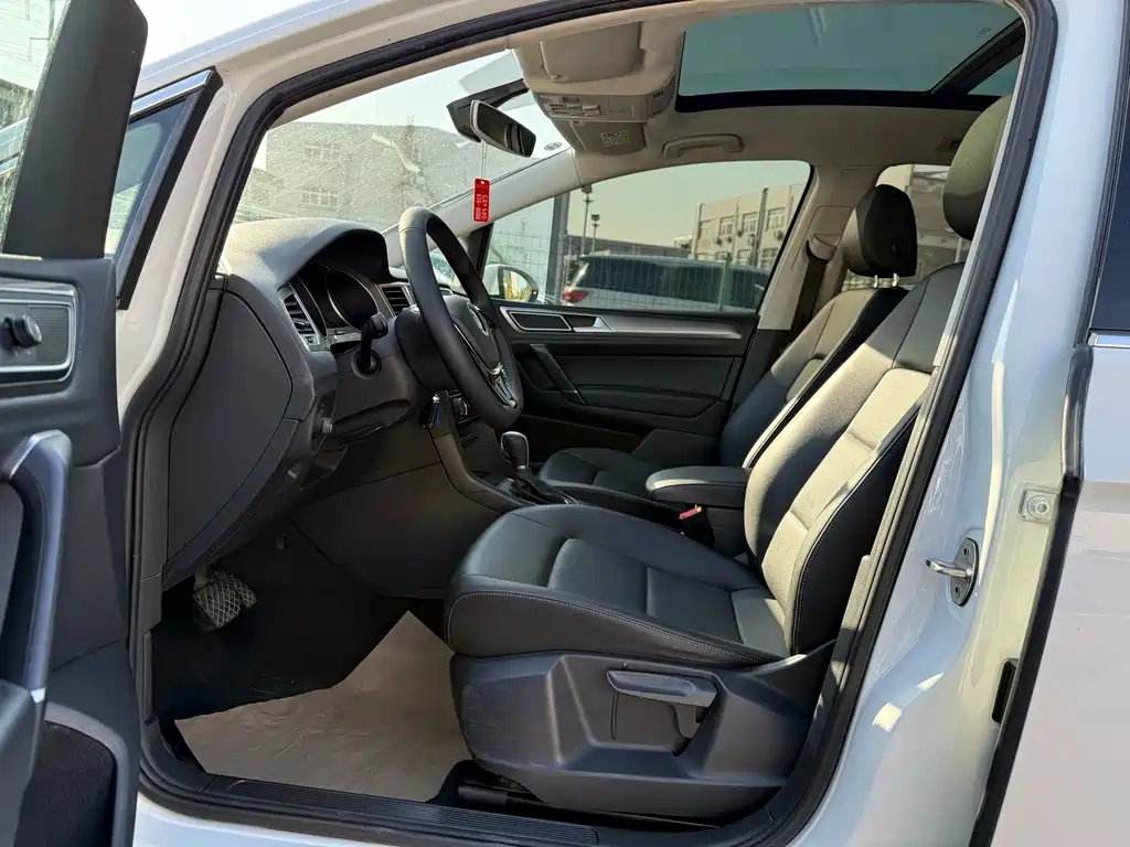 VOLKSWAGEN GOLF*JIAYU