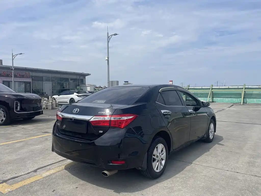 Toyota Corolla — миниатюра 4