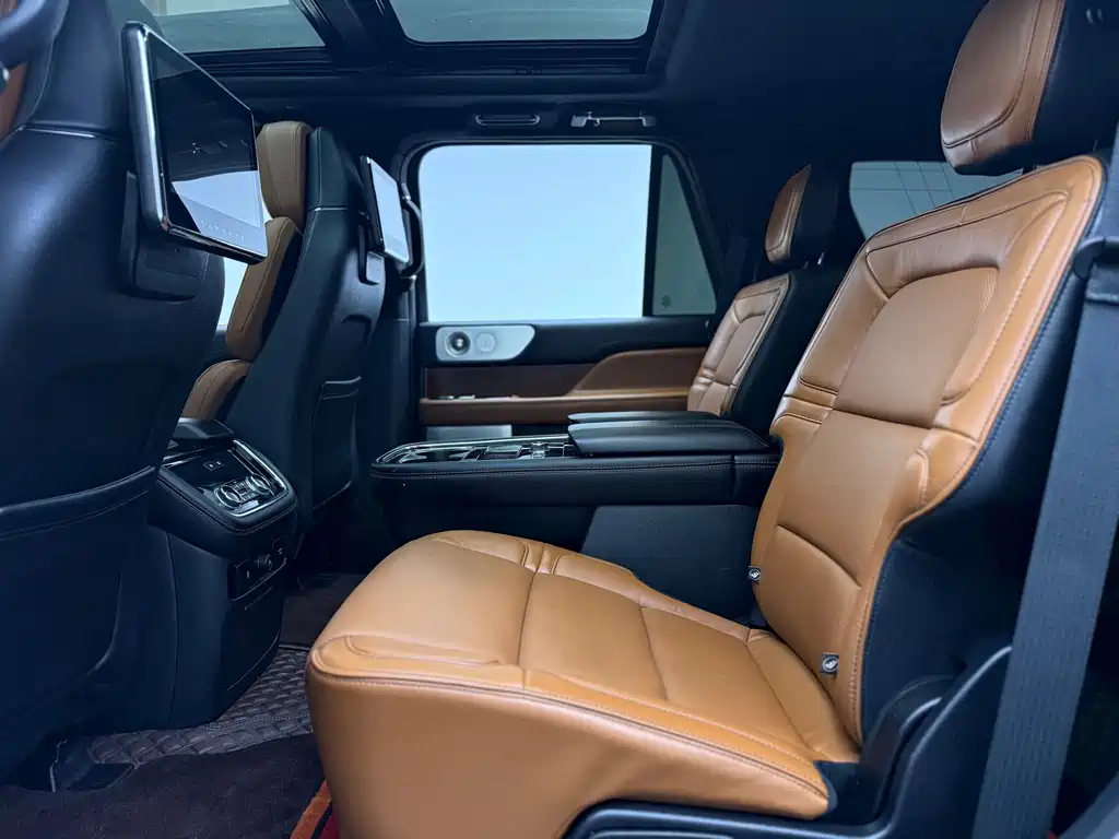 Lincoln Navigator — миниатюра 15