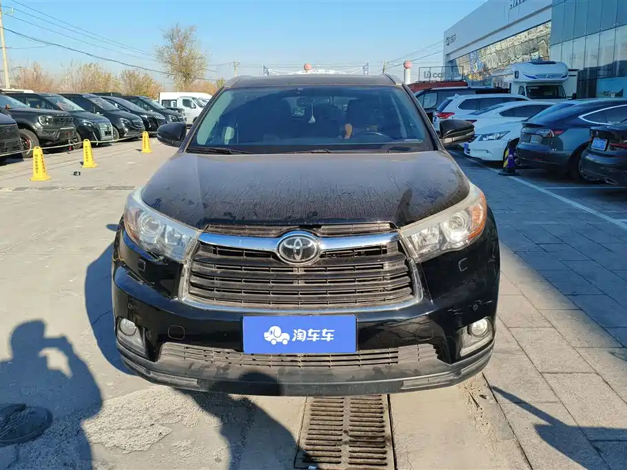 TOYOTA HIGHLANDER