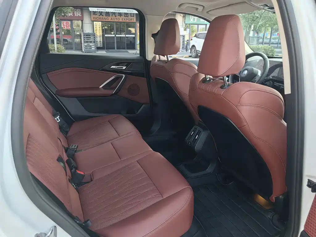 BMW iX1 — миниатюра 16