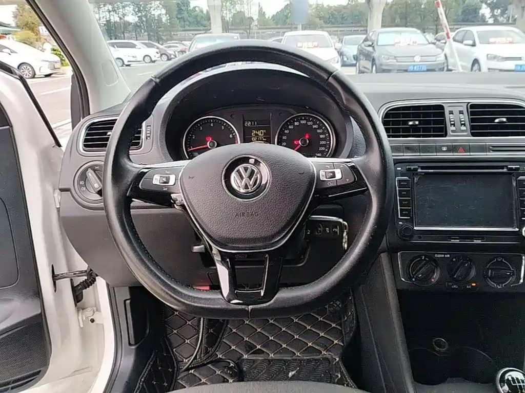 Volkswagen Polo — миниатюра 11
