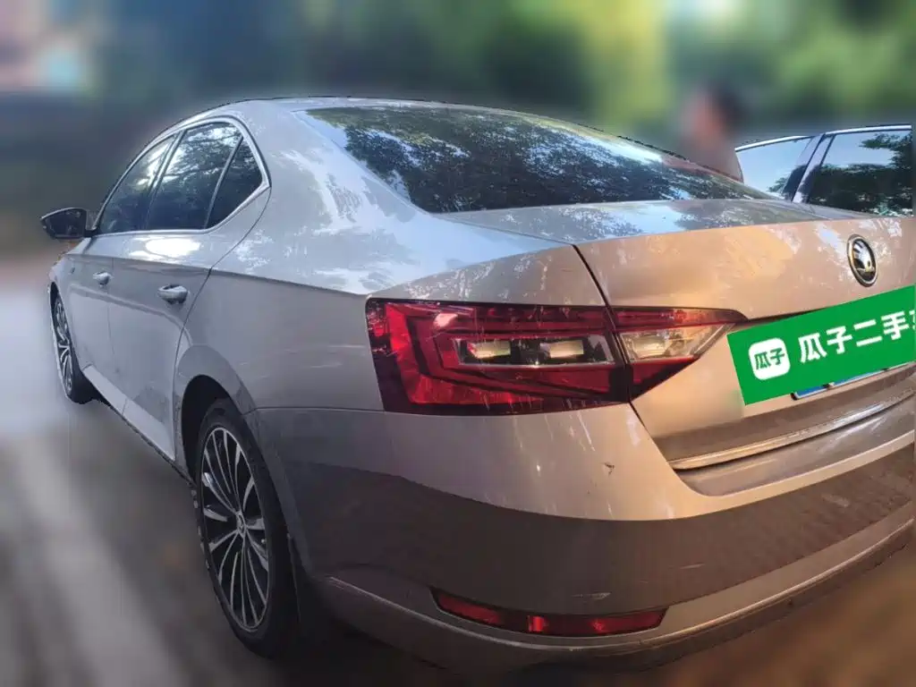 Skoda Superb — миниатюра 25