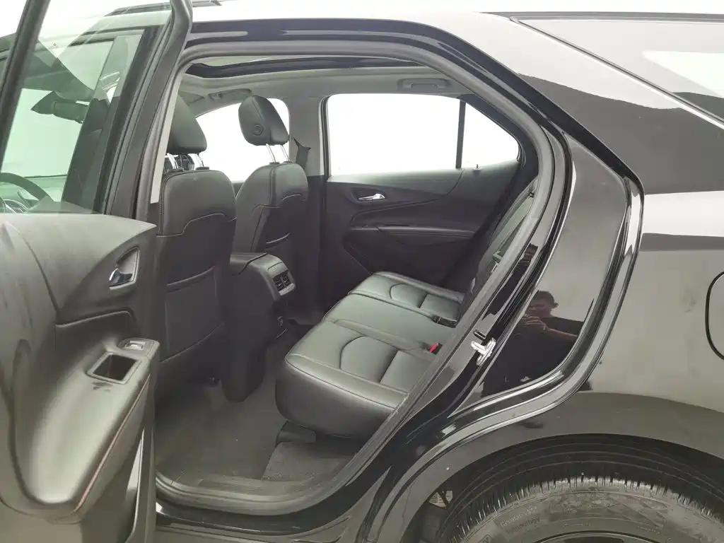 Chevrolet Equinox — миниатюра 15