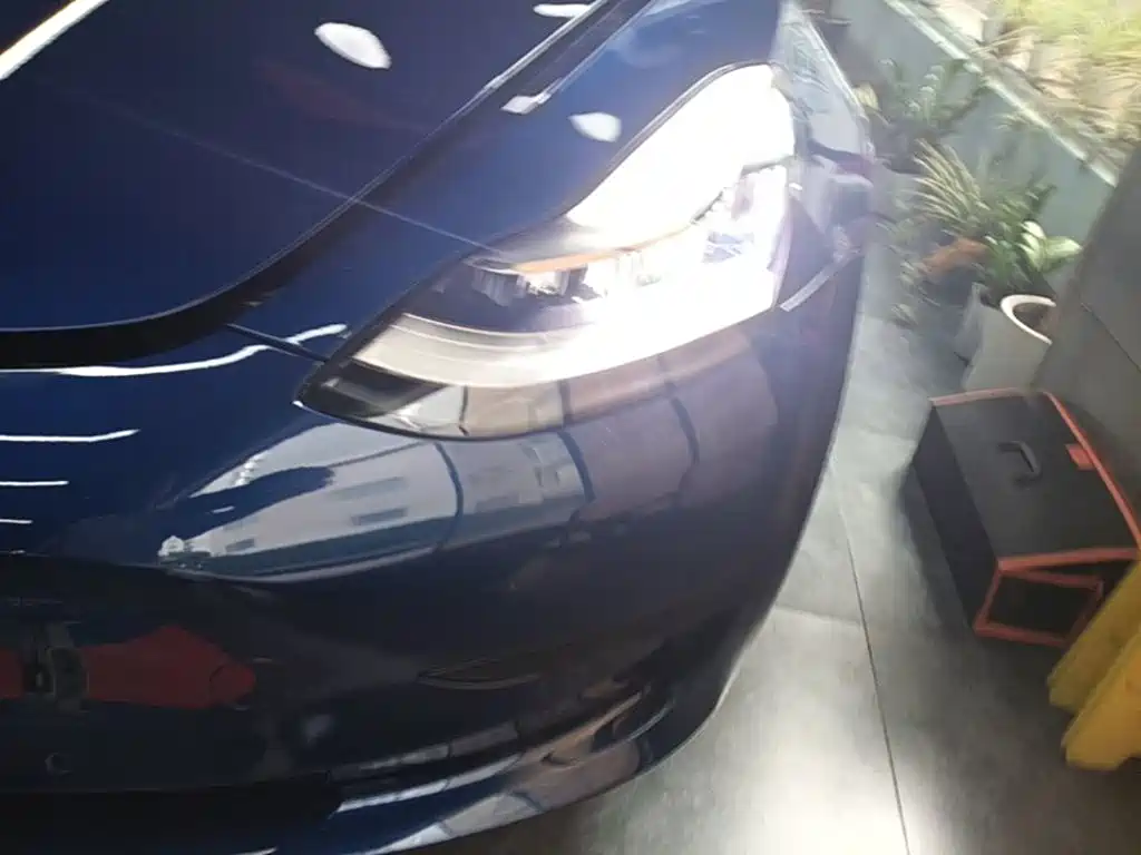 Tesla Model 3 — миниатюра 24