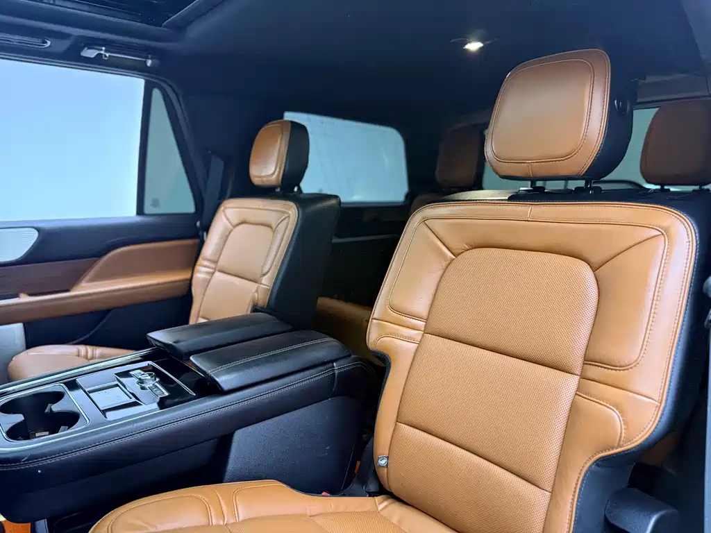 Lincoln Navigator — миниатюра 16