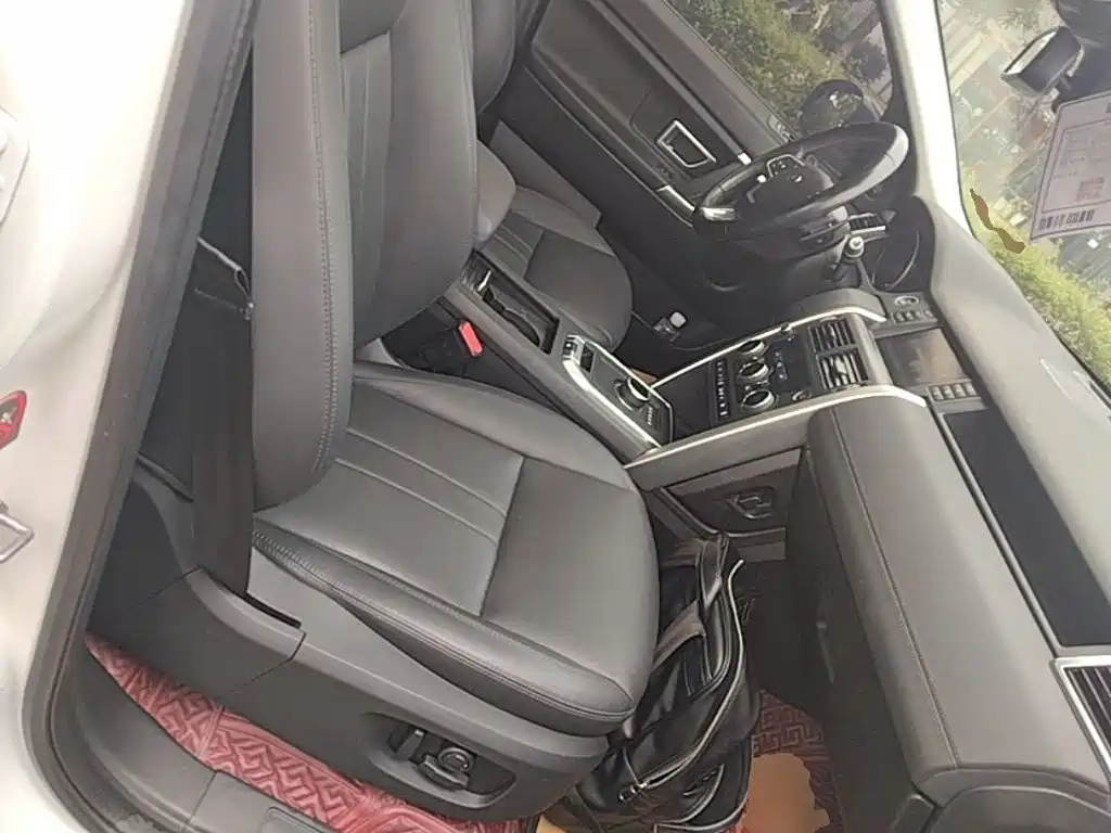 Land Rover Discovery Sport — миниатюра 25
