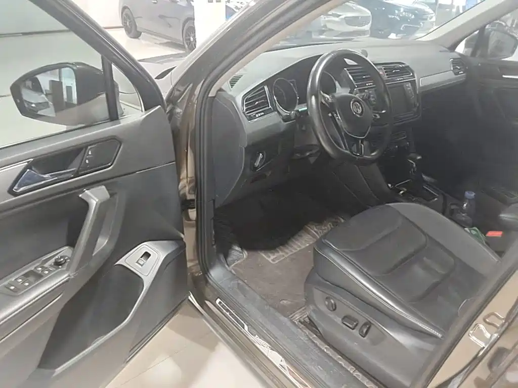 Volkswagen Tiguan L — миниатюра 16