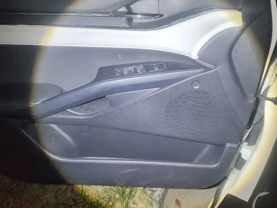 Ford Mondeo — миниатюра 7