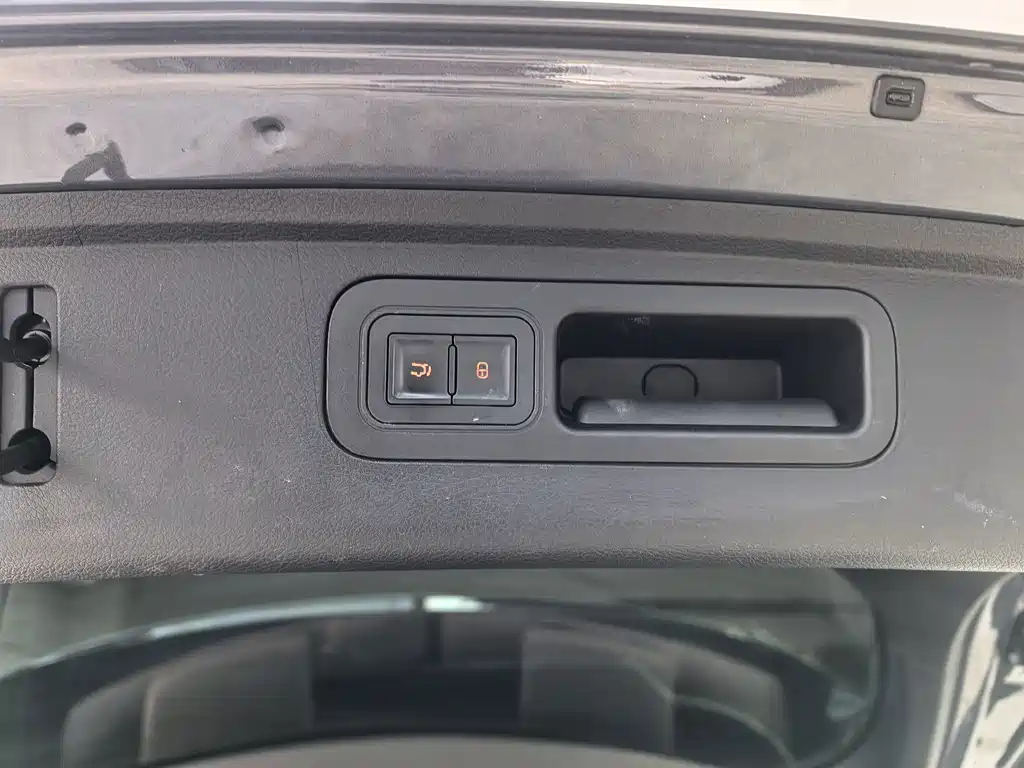 BYD Tang New Energy — миниатюра 9