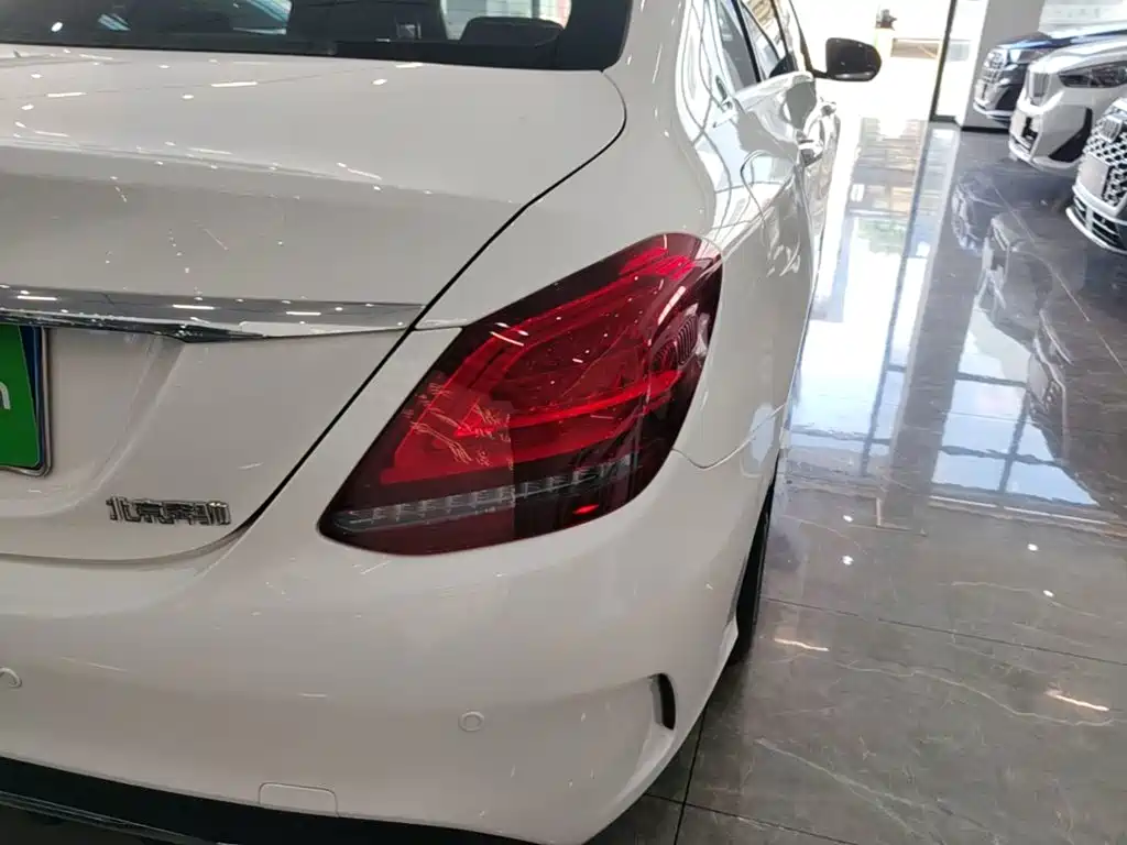 Mercedes-Benz C-Class — миниатюра 8